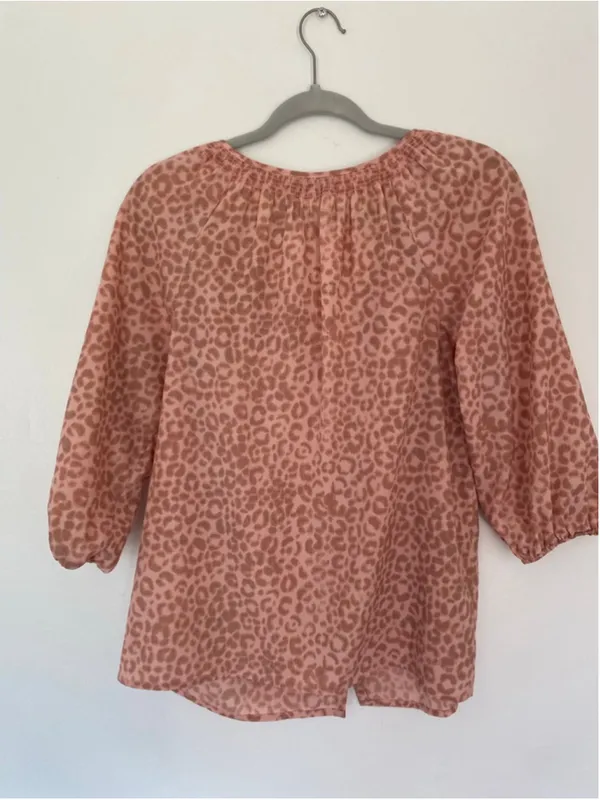 LOFT Pink Leopard Print Peasant Blouse Boho Romantic Cottagecore Quiet Luxury‎ S - Image 3