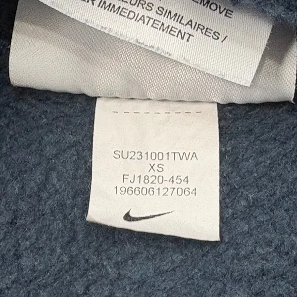 Nike Fleece Varsity Shorts Women XS‎ Navy Embroidered Crest Sweatshorts Pockets - Image 8