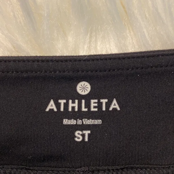 Athlete Skorts size A excellent condition 18” long with zipper pocket on the sid - Image 3
