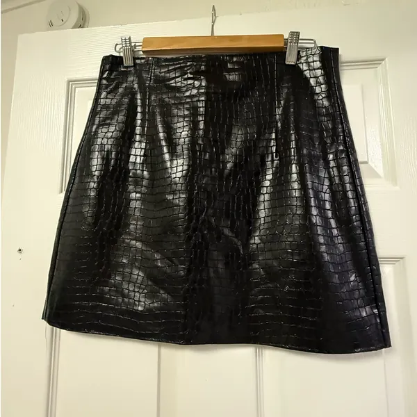 Zara Black Croc Mini Skirt - Size L - Like New - Image 7