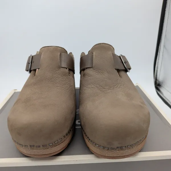 Dansko Caia Milled Nubuck Taupe Leather Wedge Clog Mules Womens 40 1225-161200 - Image 3
