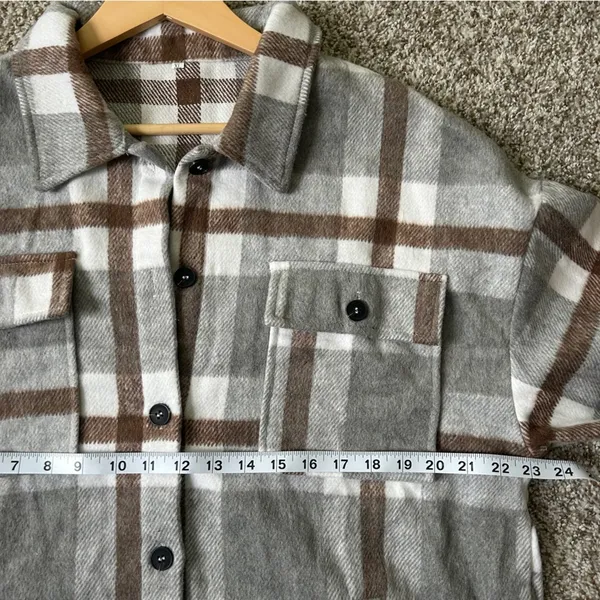 NWOT Plaid Gray and Brown Women's Jacket Shacket Button Down Sweater Casual XL - Image 7