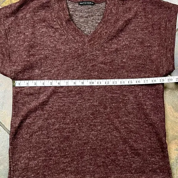 NWT Nally & Millie Short Sleeve V-neck Sweater - Image 3