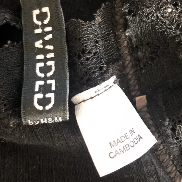 Divided Black Camisole with Lace Straps
U - Image 6