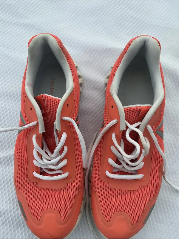 Reebok Coral/White Low-Top Athletic Sneakers - Image 4