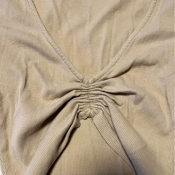 Zara Beige Crop Top Short Sleeve Ribbed Ruched Excellent Condition Size Small - Image 2