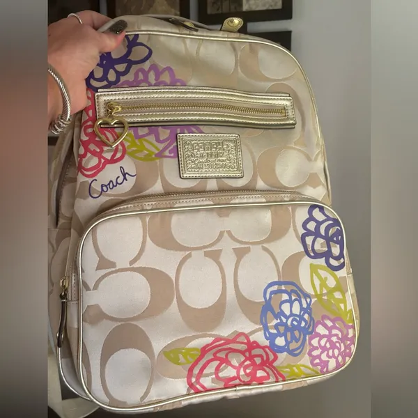 Authentic Coach 1941 "POPPY" Large zip signature Backpack with Colorful Floral - Image 4