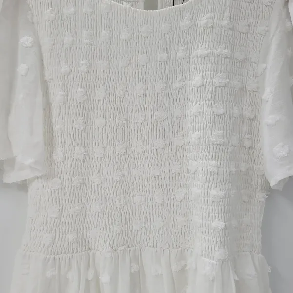 Kandra Womens Dress Medium White Smocked Flutter Sleeve Swiss Dot Flowy Midi NEW - Image 4