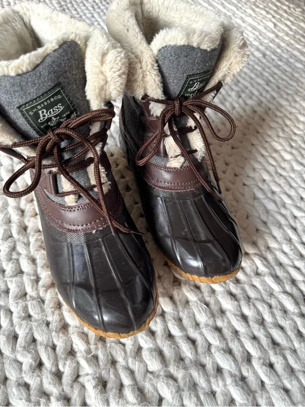 G.H. Bass & Co. Northern Duck Boots, size 8 - Image 4