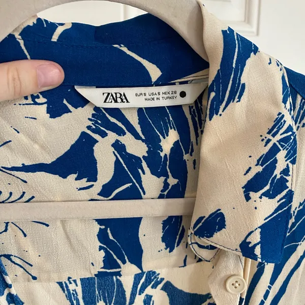 Zara Blue and White Patterned Long Sleeve Dress - Image 6