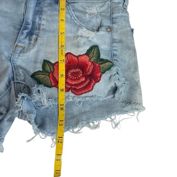 American Eagle Super Stretch Hi Rise Shortie Embroidered Flower Jean Jorts 4‎ - Image 7