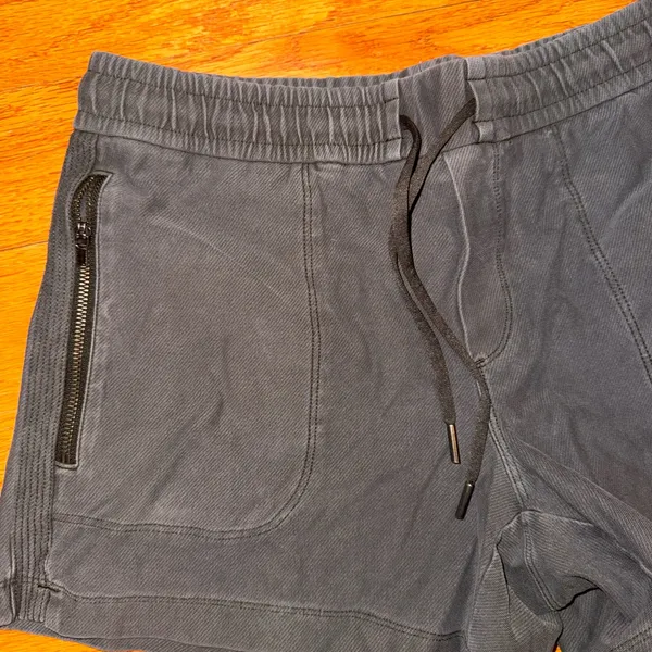 💜Athleta Women's Navy Drawstring Athletic Shorts - Image 4