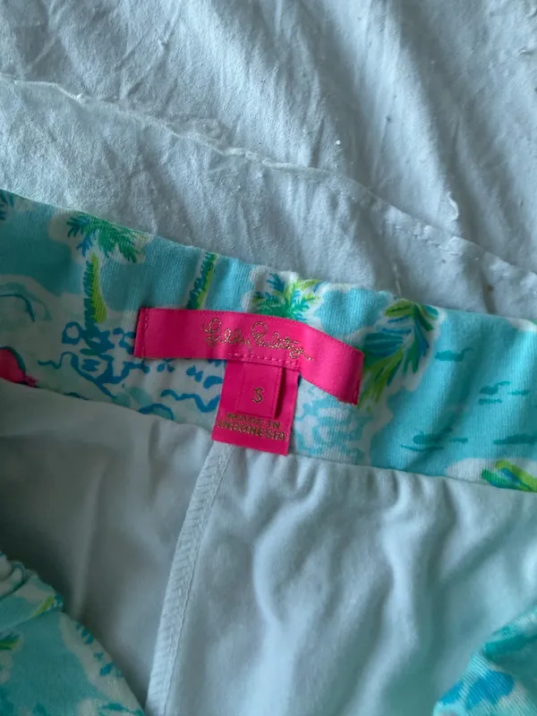 Lilly Pulitzer Skort size small  - Image 5