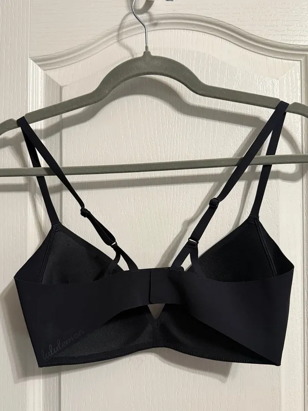 💙Lululemon Take Shape Black Bra Padded‎ Wireless 32C - Image 3