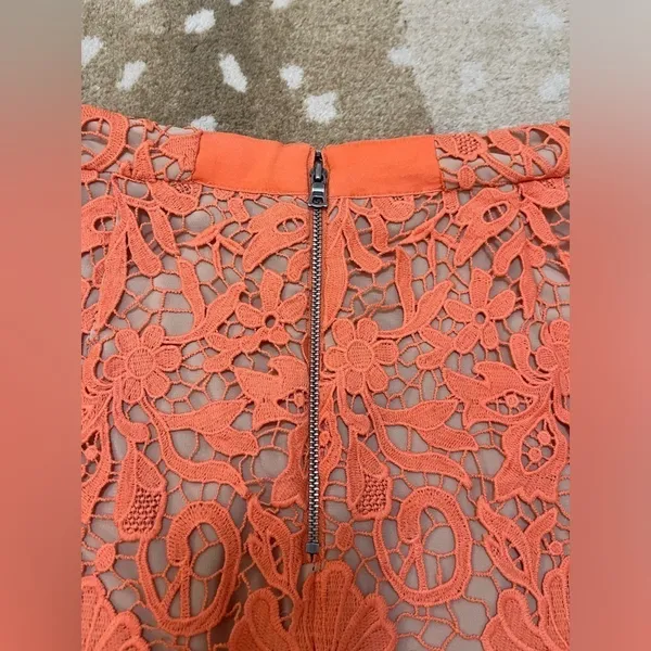 Alice + Olivia Farrel Midi Pencil Skirt in Coral & Nude Floral Lace Size 6 Lined - Image 7