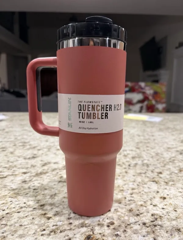 Stanley Tumbler Quencher H2.0 Rust Colored With Handle Lid Insulated 40oz - Image 2