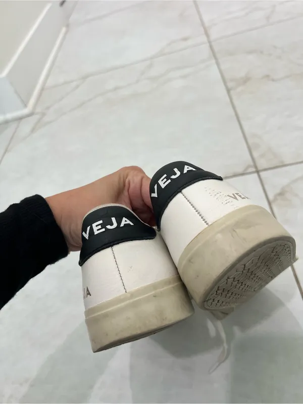 VEJA White / Black Campo Low Top Sneakers Size 9 US $175 - Image 3