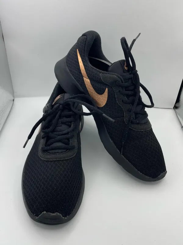 Nike Tajun casual comfy black sneakers women’s Size 9.5 - Image 5