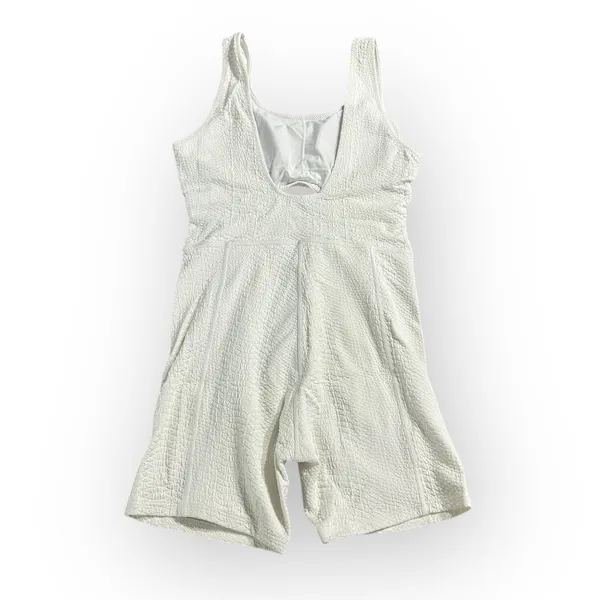 GIGI C Sawyer Romper Women's Medium Ivory Sleeveless Scoop Back Cutout Short New - Image 4