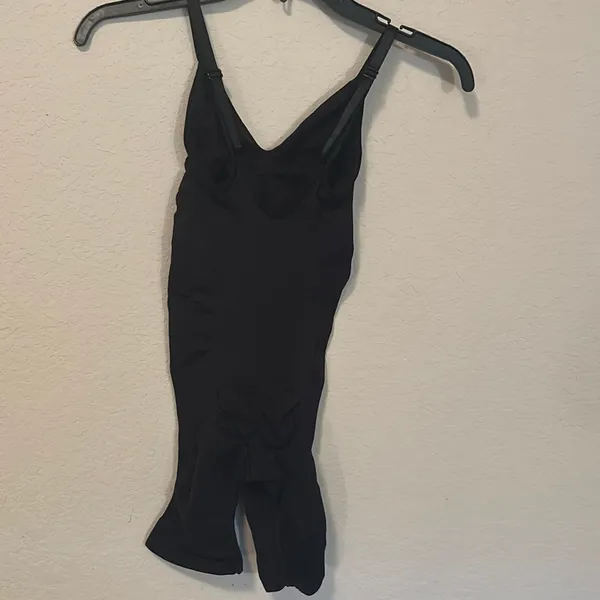 SKIMS Sculpting Seamless Mid-Thigh NWOT Bodysuit XL - Image 3