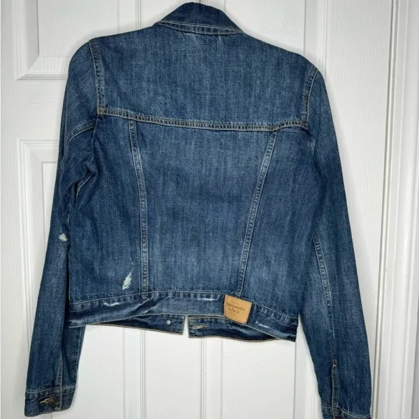 ABERCROMBIE‎ AND FITCH Medium Wash Slightly Distressed Jean Jacket Size Small - Image 2