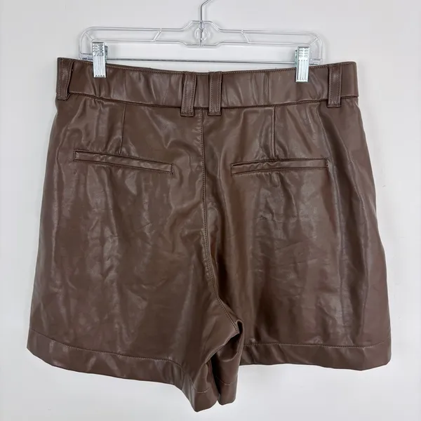 Abercrombie & Fitch Vegan Leather Pleated Short High Rise Structured Brown Large - Image 5