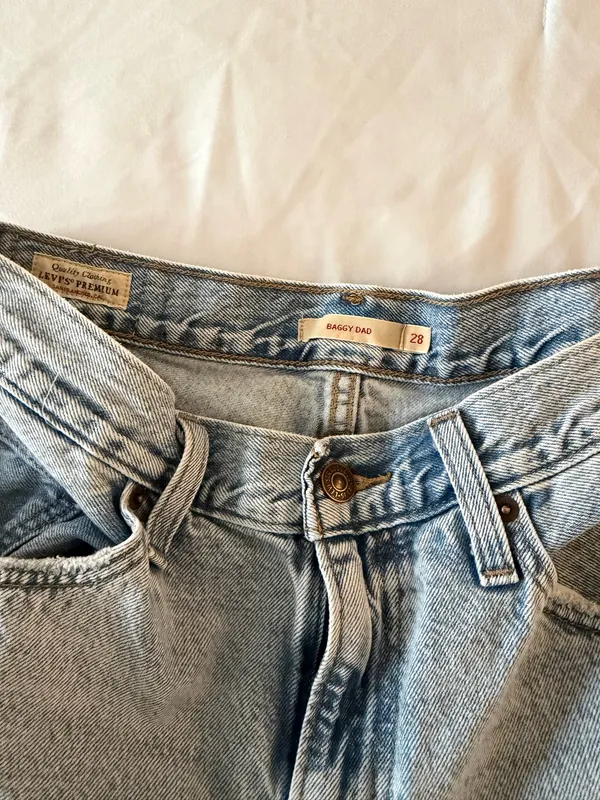 Levi Baggy Dad Jeans 28 - Image 4