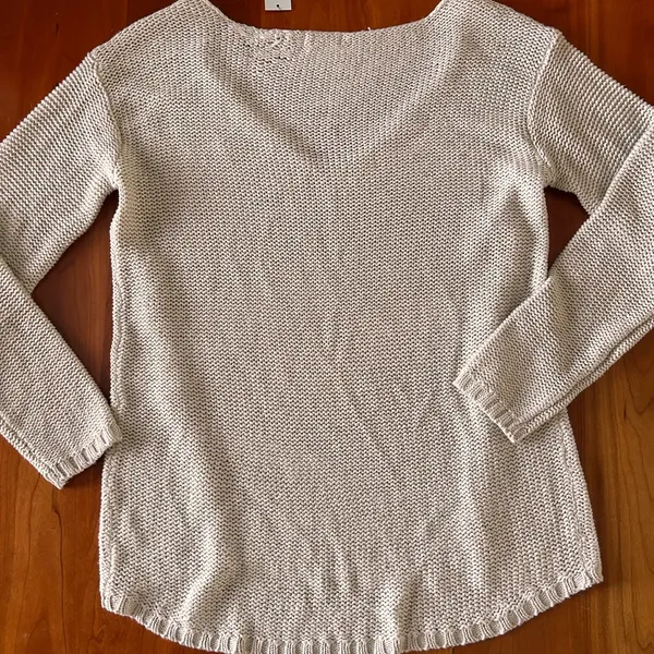 Harper Heritage Francesca’s cream deep Vneck sweater braided sides Size Medium - Image 2