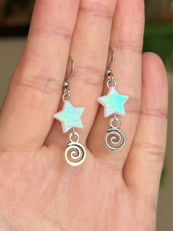 Handmade star & swirl dangle earrings⭐️❤️ - Image 3