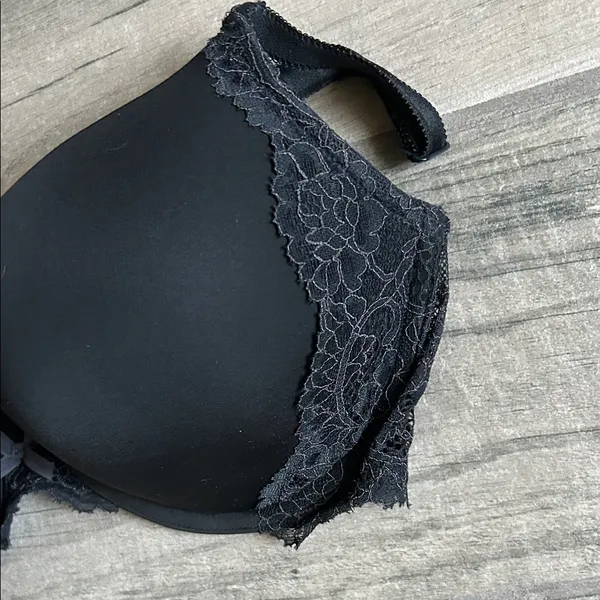Victoria's Secret Black Lace Trim Bra - Image 3