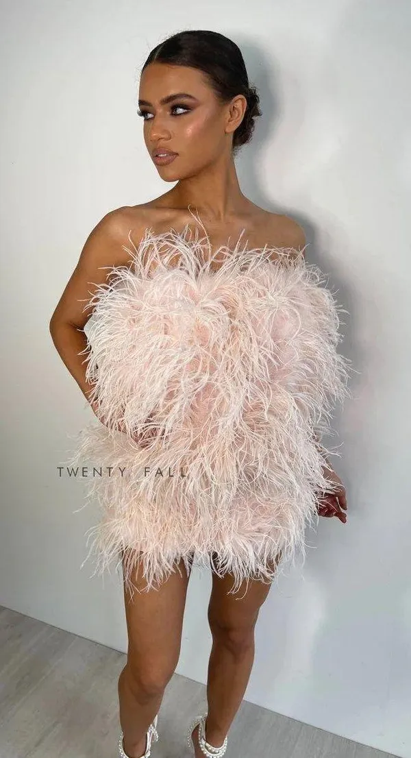 House Of CB NWT SHIRA BLUSH BONED STRAPLESS FEATHER DRESS. Size Medium. Rare and sold out. *no belt - Image 5