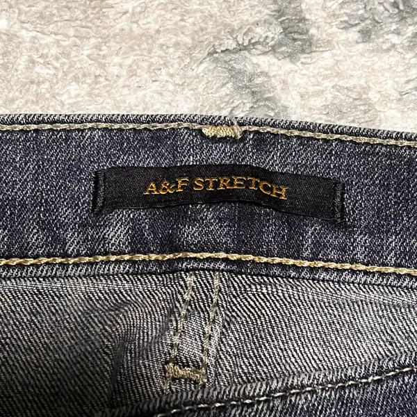 NWOT 31 W 32 L Abercrombie & Fitch Dark Blue Skinny Jeans 95% Cotton Streetwear - Image 3