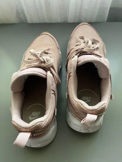 Shoes - Image 5