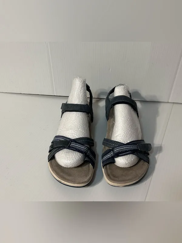 Earth Origins blue/gray sandals women size 8 M - Image 3