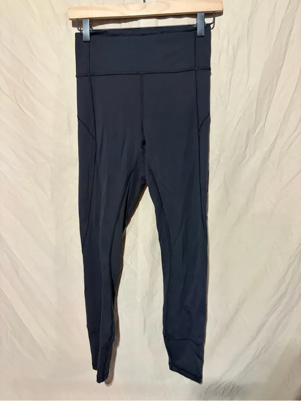 Lululemon In Movement 7/8 Tight *Everlux 25" - Image 2