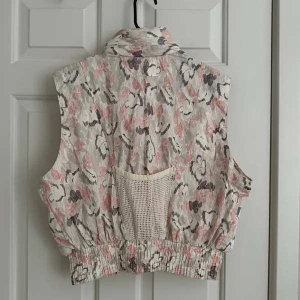 Free People FP Movement Off The Grid Floral Utility Vest Hooded Size XS Ivory - Image 6