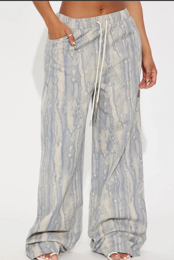 FashioNova Adorable wide leg jeans xl - Image 2