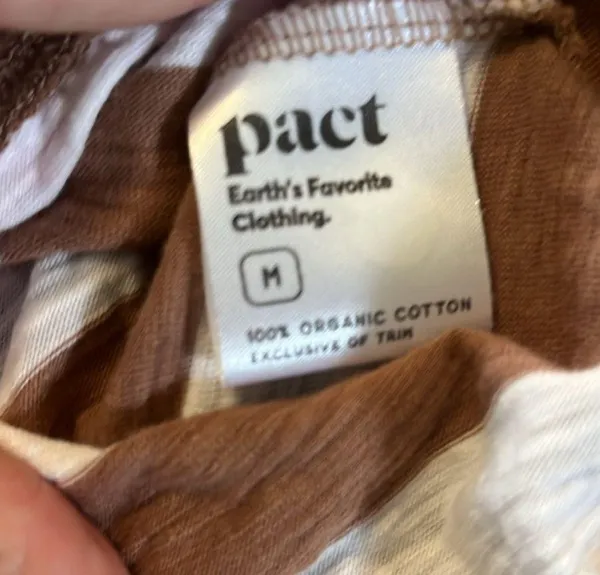 Pact medium organic cotton shirt. Brown/creme. Elastic waist and arm cuffs. - Image 3