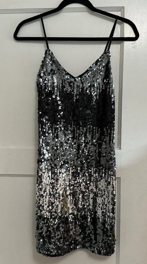 EXPRESS Black Ombré Sparkly Dress - Image 4