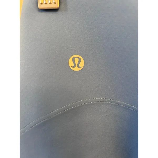lululemon Glow Up -High-Rise Tight Size 6 25” Pool new with tags Authentic - Image 4