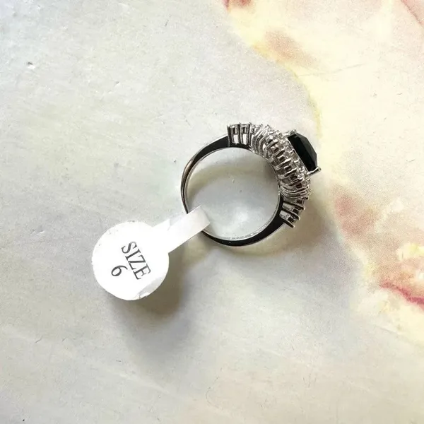 Silver and blue glamorous ring Size 6 - Image 3