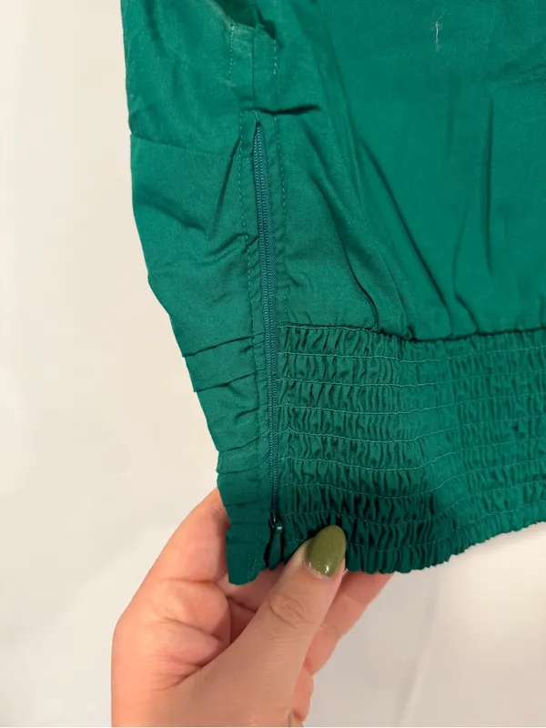 Abercrombie & Fitch Emerald Green Ruched V-Neck Crop Top Medium NWT 140-294-0065 - Image 4