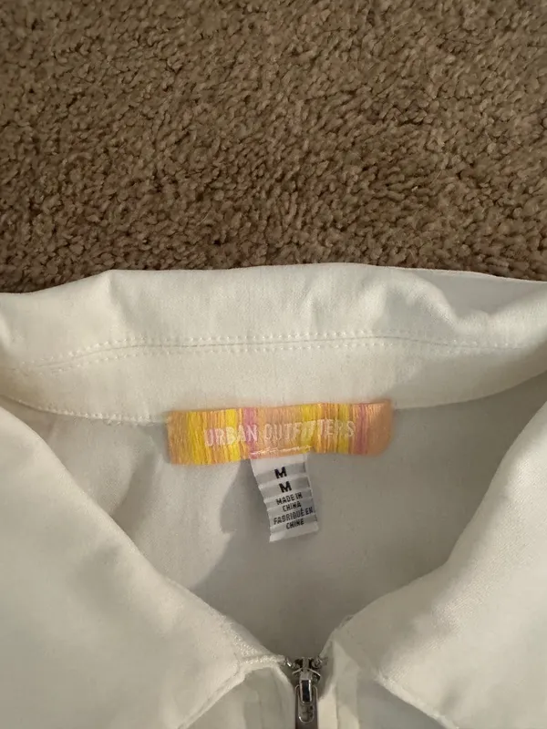White Zip-Up Urban Outfitters - Image 4
