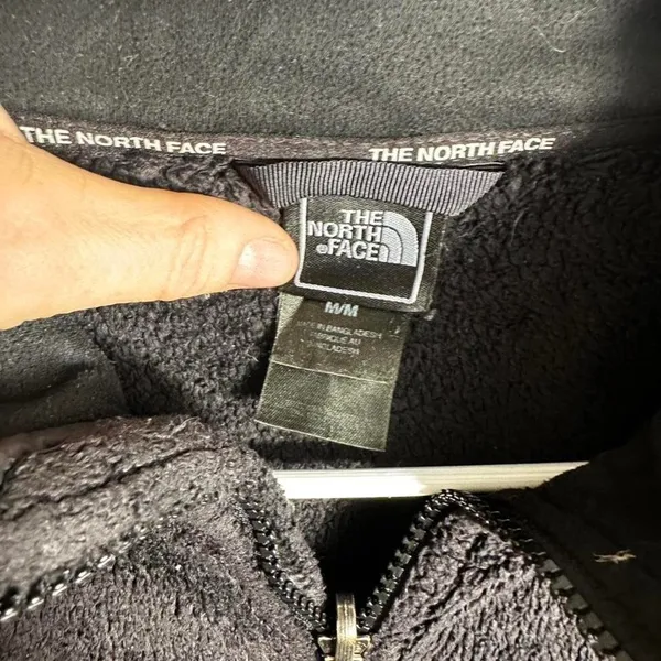 253. The North Face black fleece jacket - Image 3
