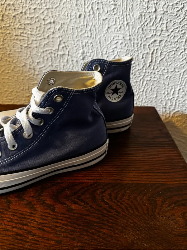 Converse High-Top Sneakers in Blue and White - Image 3
