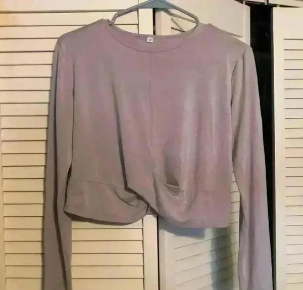 Bestisun Yoga crop top long sleeve. Size medium - Image 5
