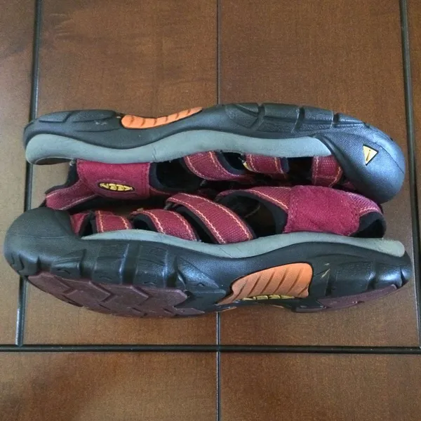 KEEN Newport H2 sandals red size 8 - Image 5
