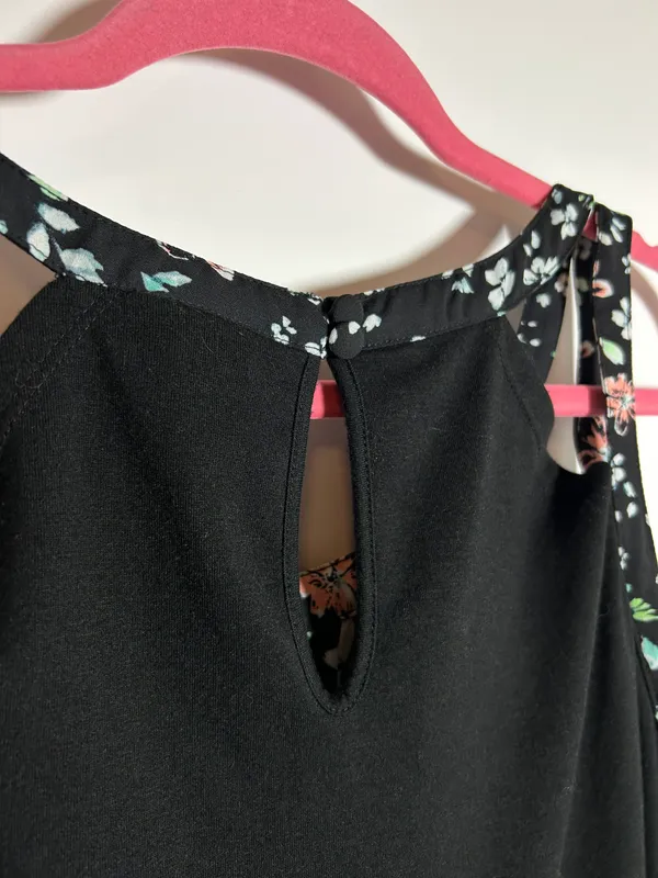 Torrid 2X  sleeveless top - Image 4