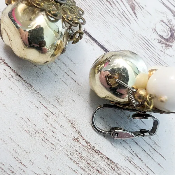 Vintage Clip On Earrings - Off White & Gold Tone 7/8" - Image 8