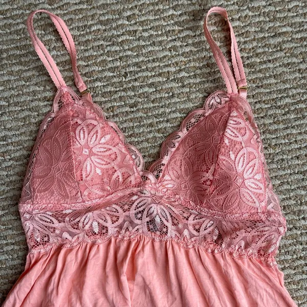 Daisy Fuentes coral Lace Top - Image 2